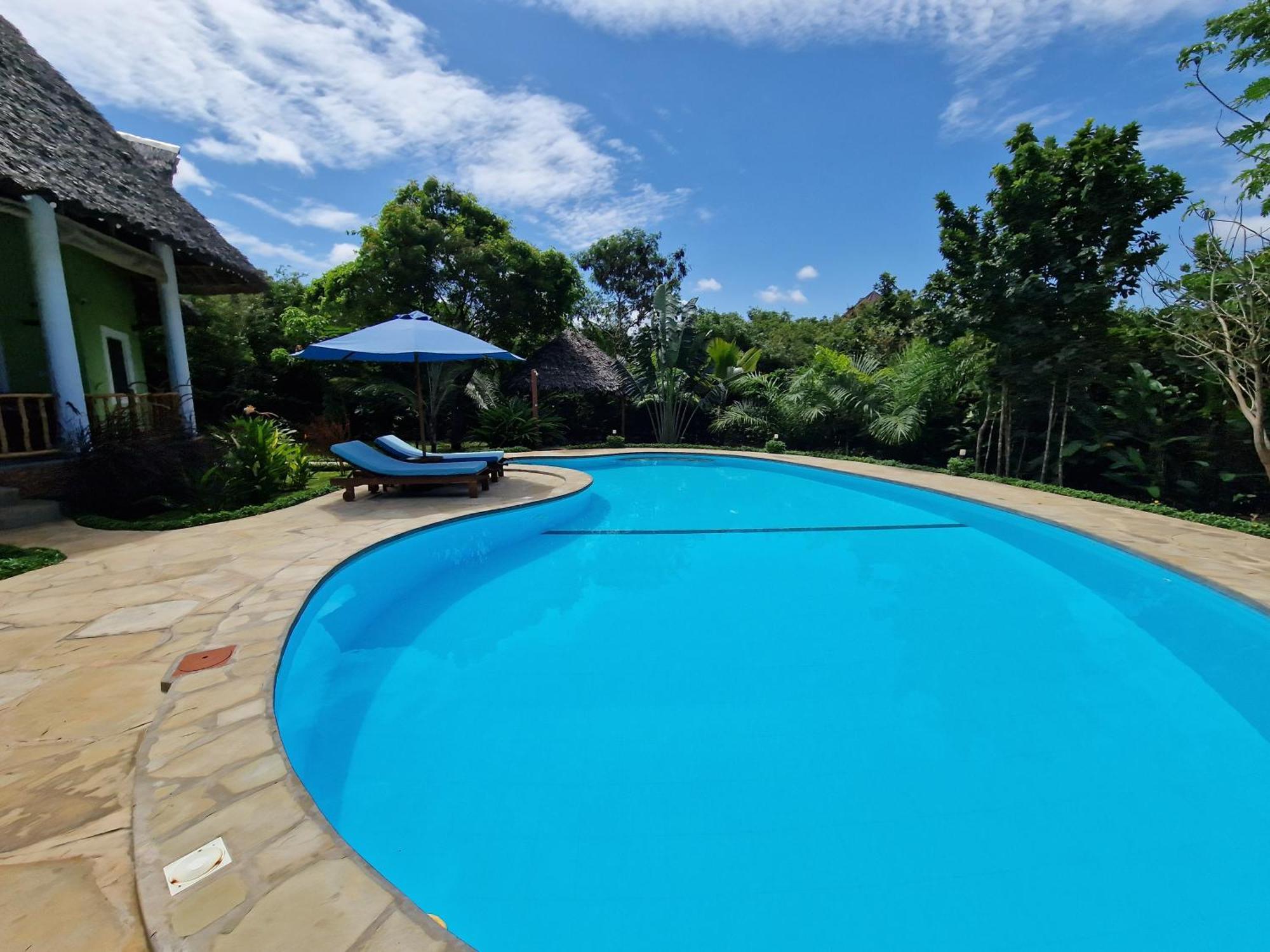 Paradiesische Villa Maisha Mazuri Mit Pool. Terrasse Und Personal Diani Beach Exterior photo