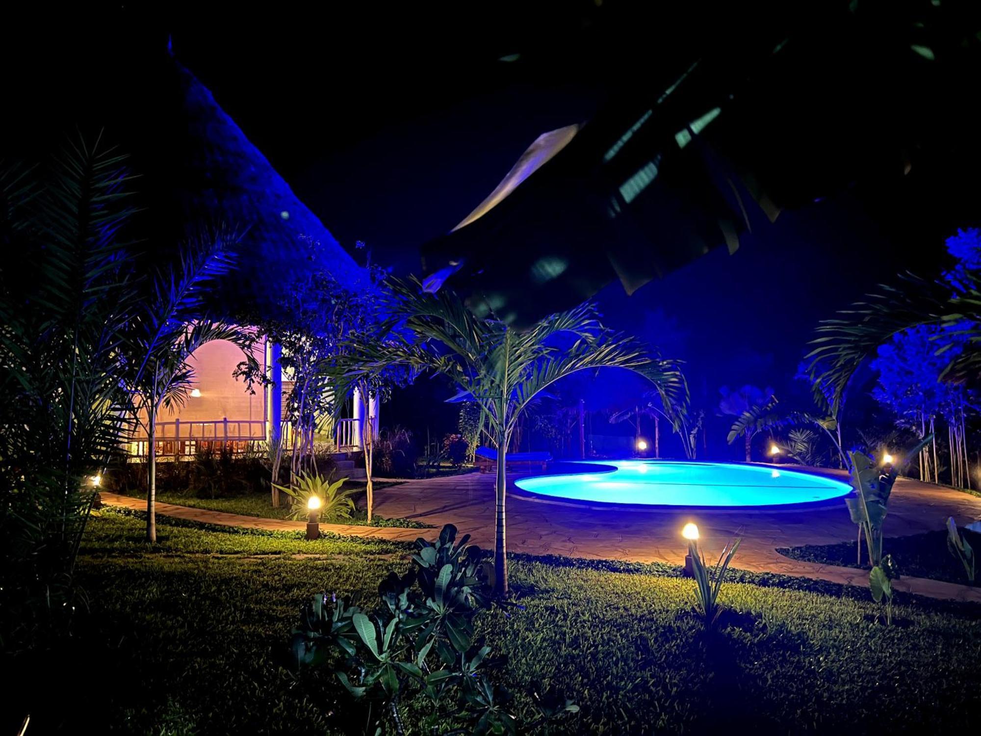 Paradiesische Villa Maisha Mazuri Mit Pool. Terrasse Und Personal Diani Beach Exterior photo