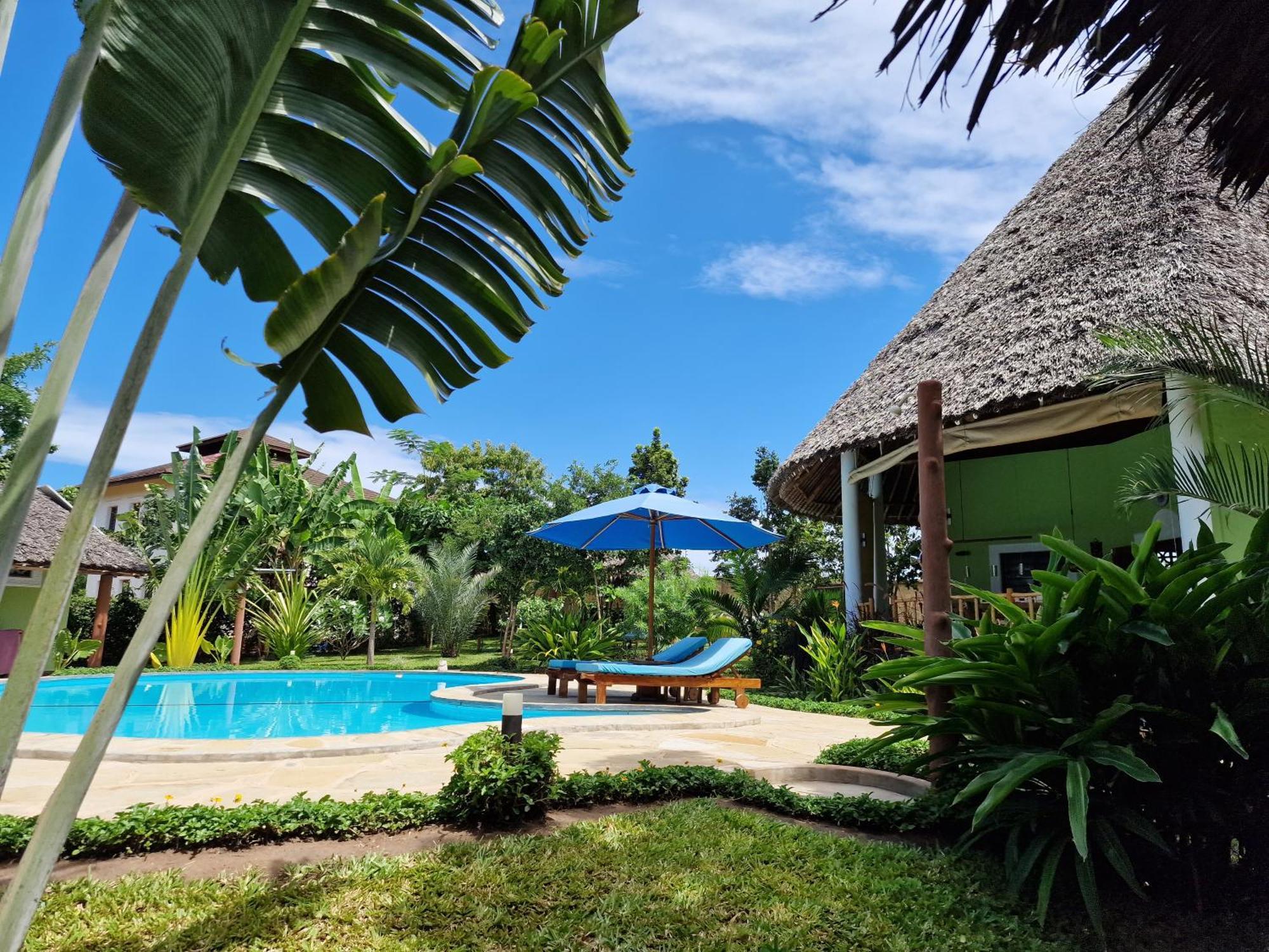 Paradiesische Villa Maisha Mazuri Mit Pool. Terrasse Und Personal Diani Beach Exterior photo